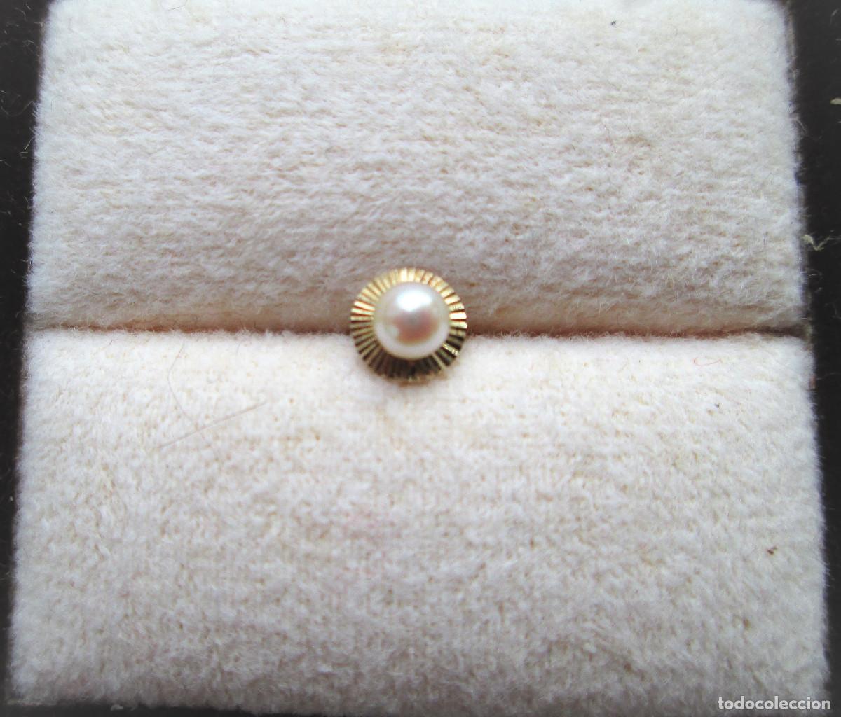 Jewelry: PENDIENTE DE ORO DE 18 KLTS. INDIVIDUAL CON PERLA - CIERRE DE ROSCA - SIN ESTRENAR