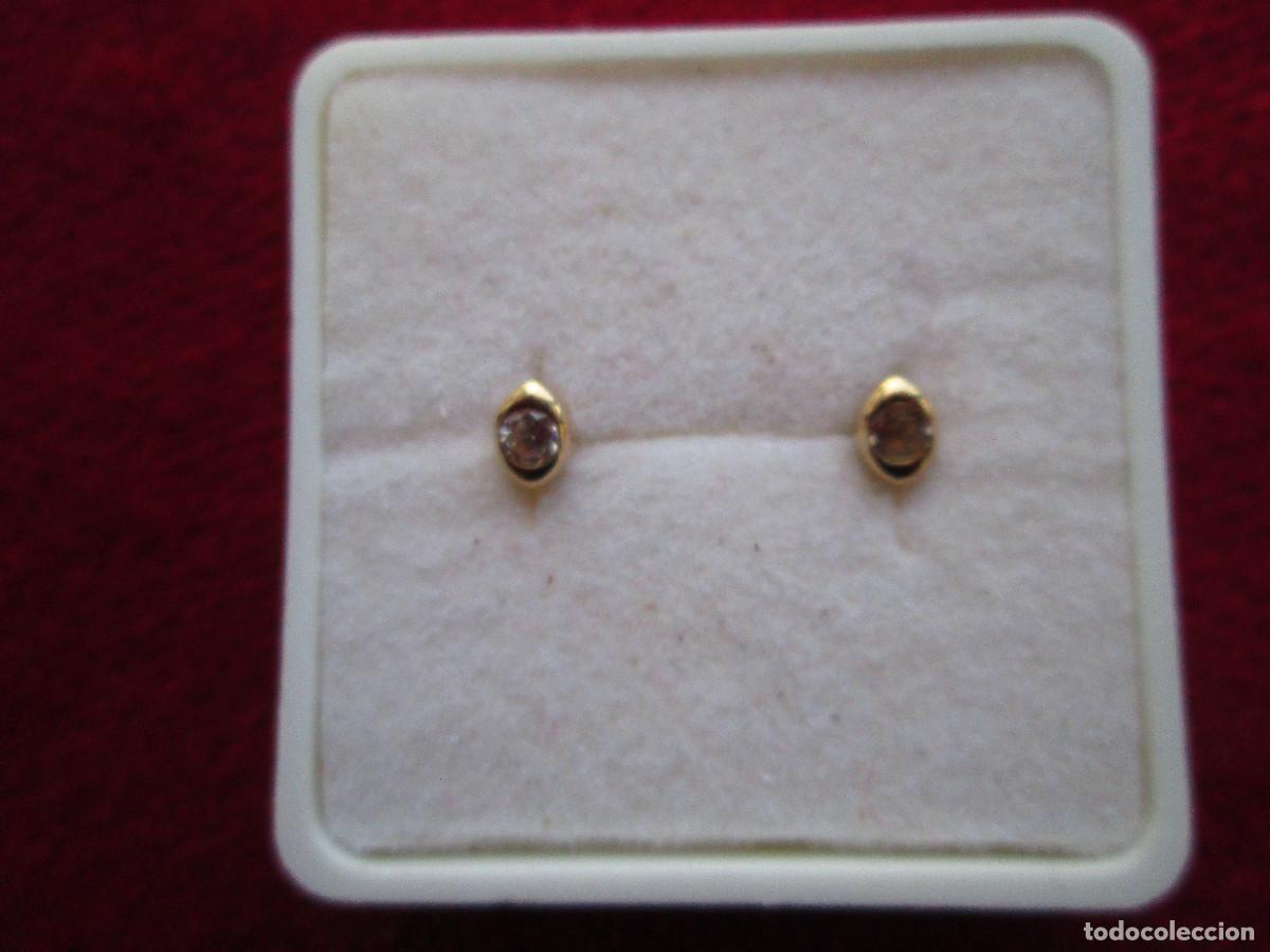 Jewelry: PENDIENTES DE ORO DE 18 KLTS. CON CIRCONITAS - CIERRE DE ROSCA - SIN ESTRENAR