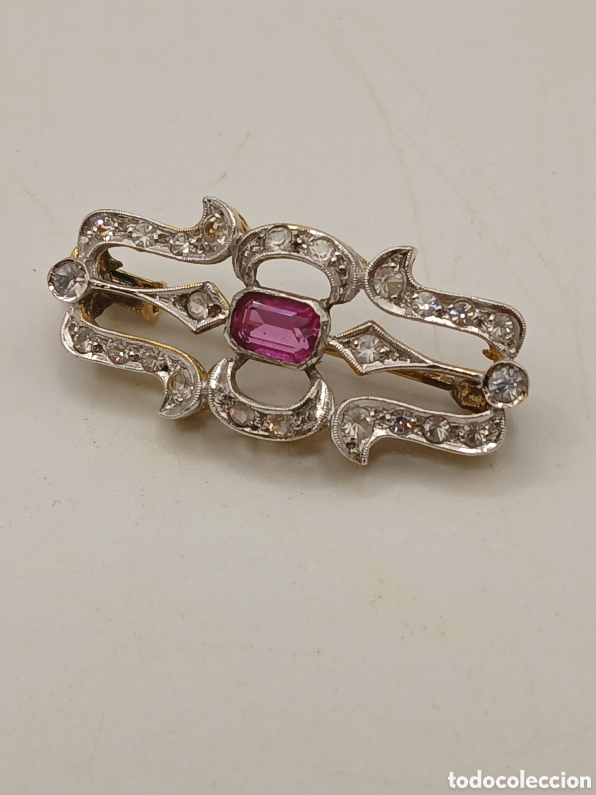Joyeria: Broche plata 925mls chapado oro y pedrer&iacute;a