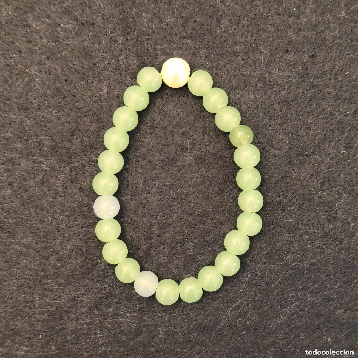 Joaillerie: PULSERA ELASTICA PIEDRAS VERDES 8,5 MM CON PERLA CULTIVADA