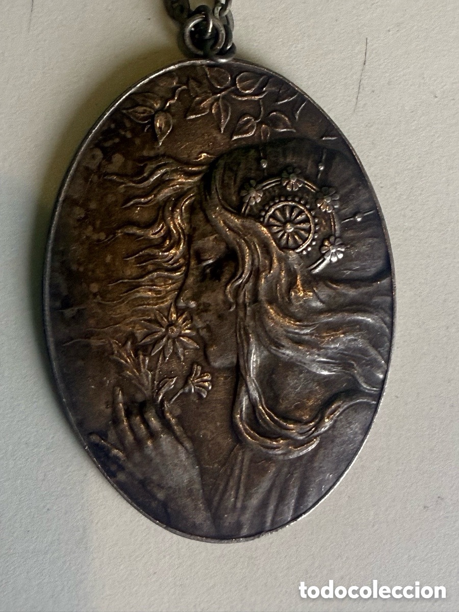 Jewelry: Colgante Modernista Art Nouveau Mujer con Flores y Cadena Vintage 5 cm