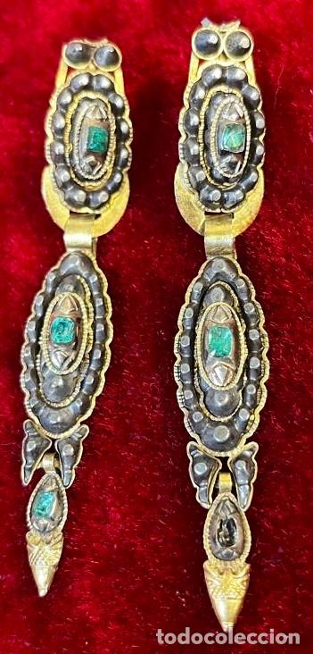 Joyeria: ANTIGUOS PENDIENTES ARRACADAS TIPO ARENGADA. ORO Y ESMERALDAS. ESPA&Ntilde;A. SIGLO XVIII-XIX