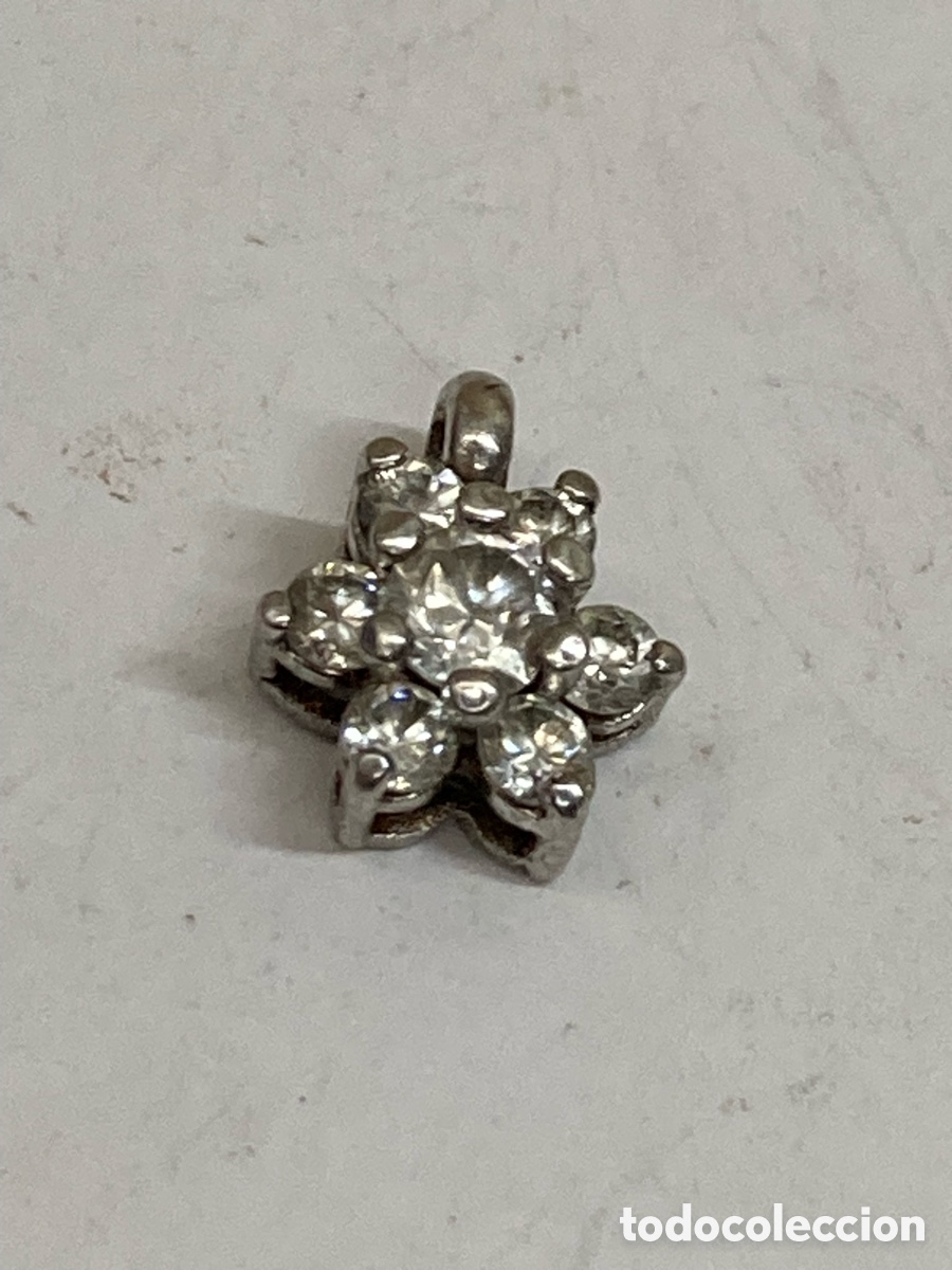 Joyeria: Colgante de plata engastado C624