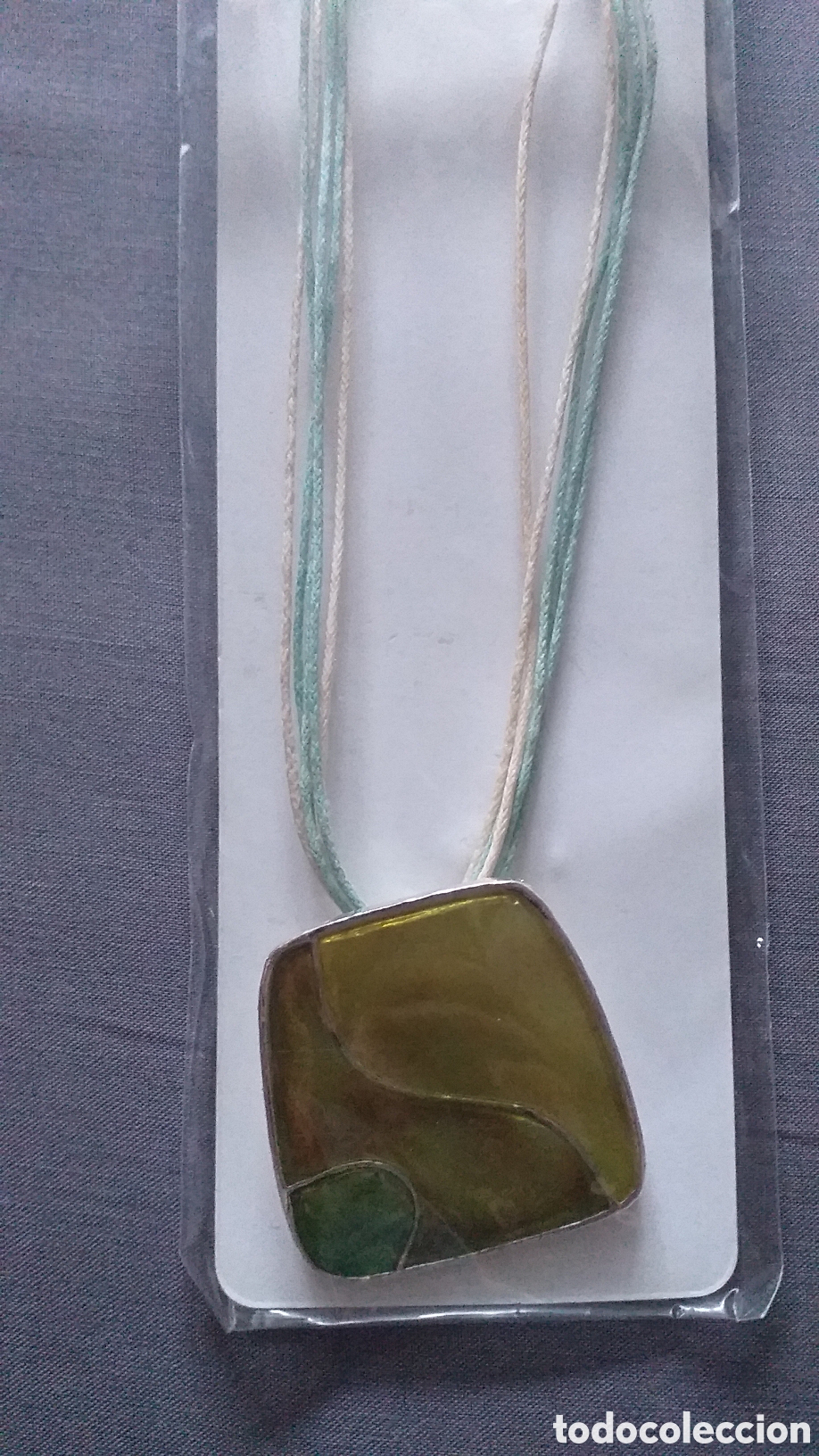Jewelry: Elegante collar, colgante. Tonos verdes. Nuevo.