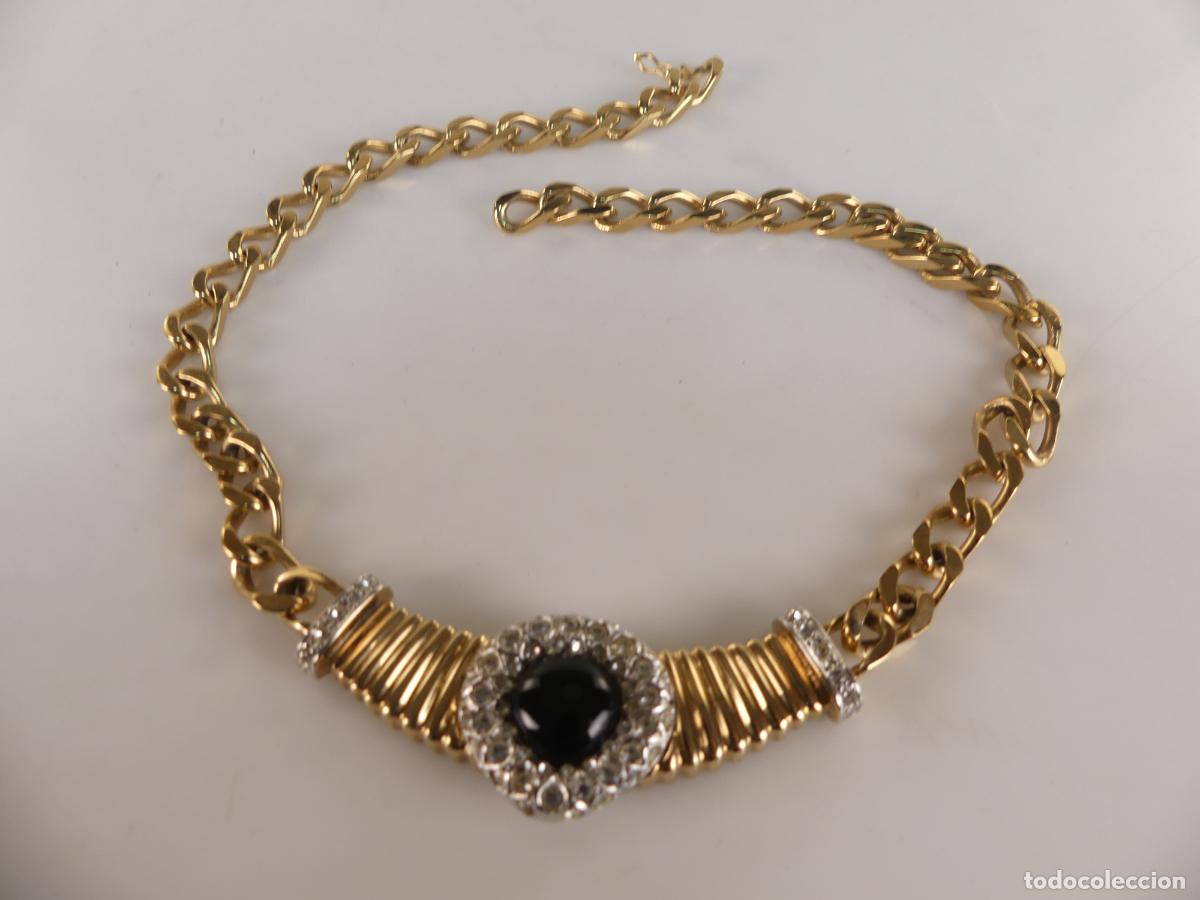 Schmuck: Collar Metal Dorado Adorno En negro y cristales