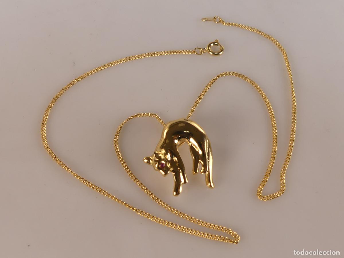 Joaillerie: Collar con Colgante Gato de Metal Dorado