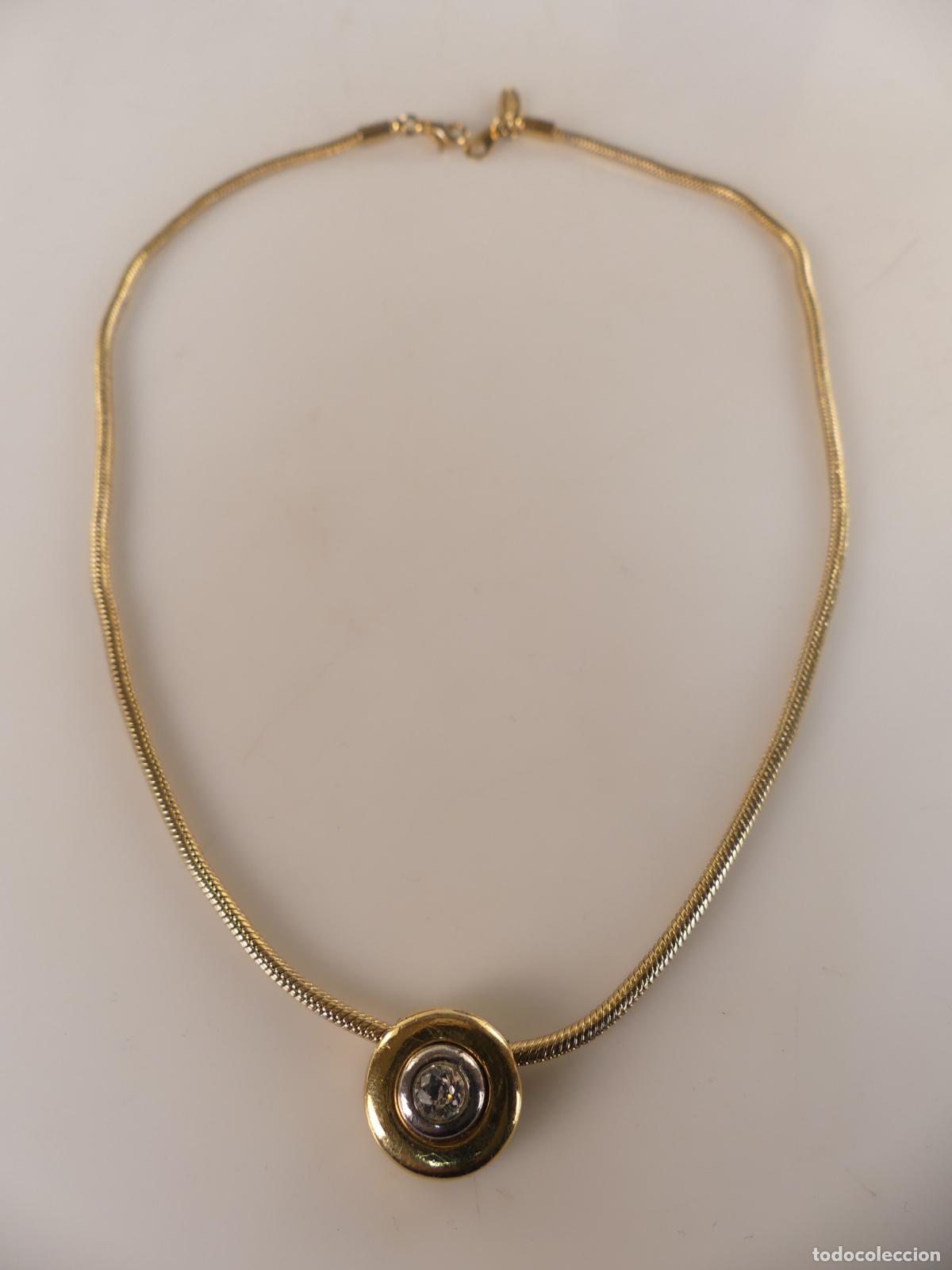 Joaillerie: Collar Metal Dorado y Cristal Blanco