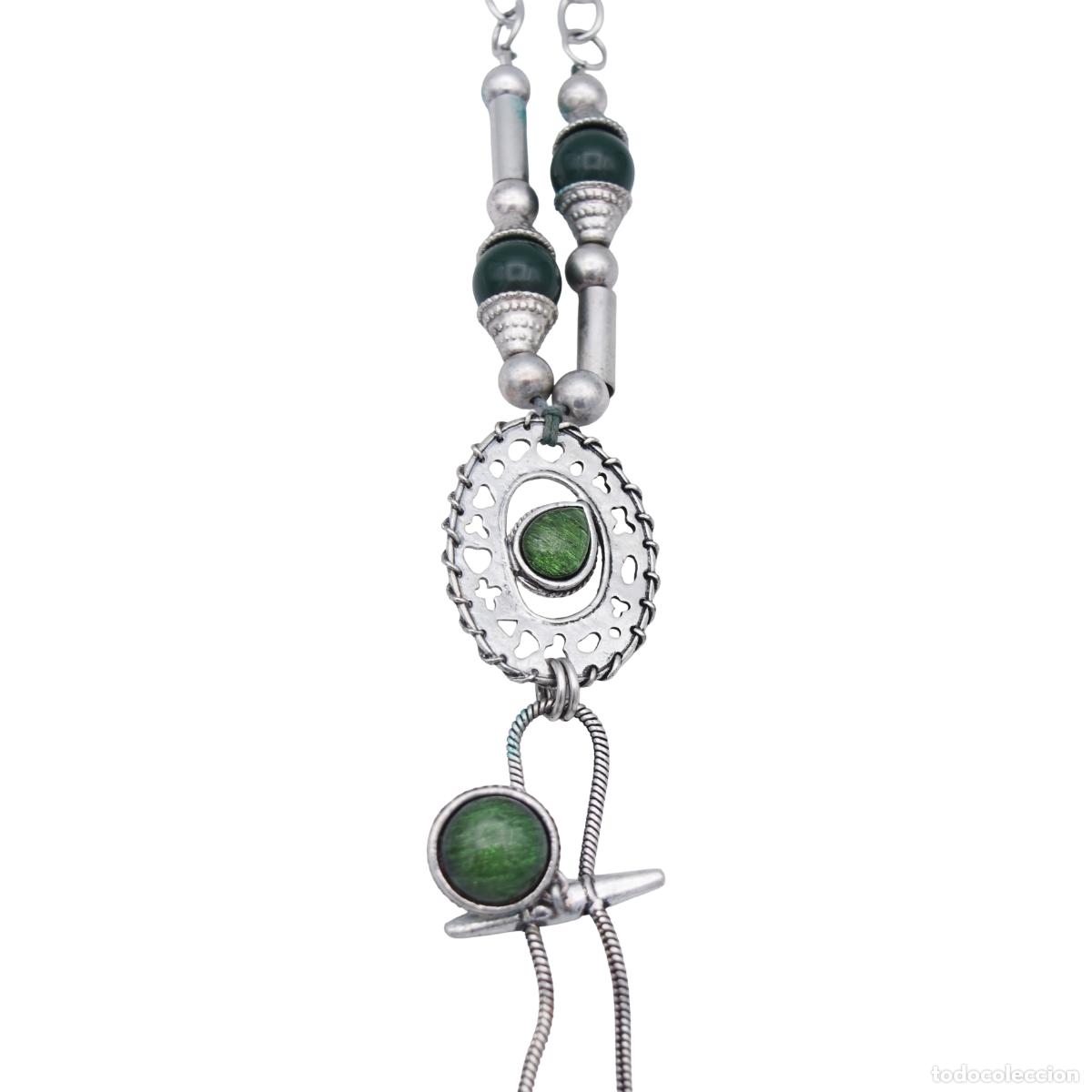 Joyeria: Collar plateado con incrustaciones de piedras verdes - Foto 2