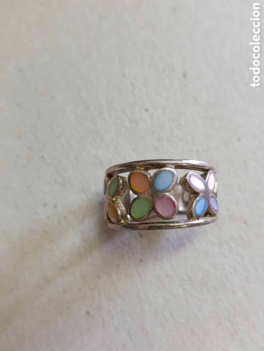 Joyeria: SORTIJA O ANILLO DE PLATA CON ESMALTES DE COLORES FORMANDO FLORES