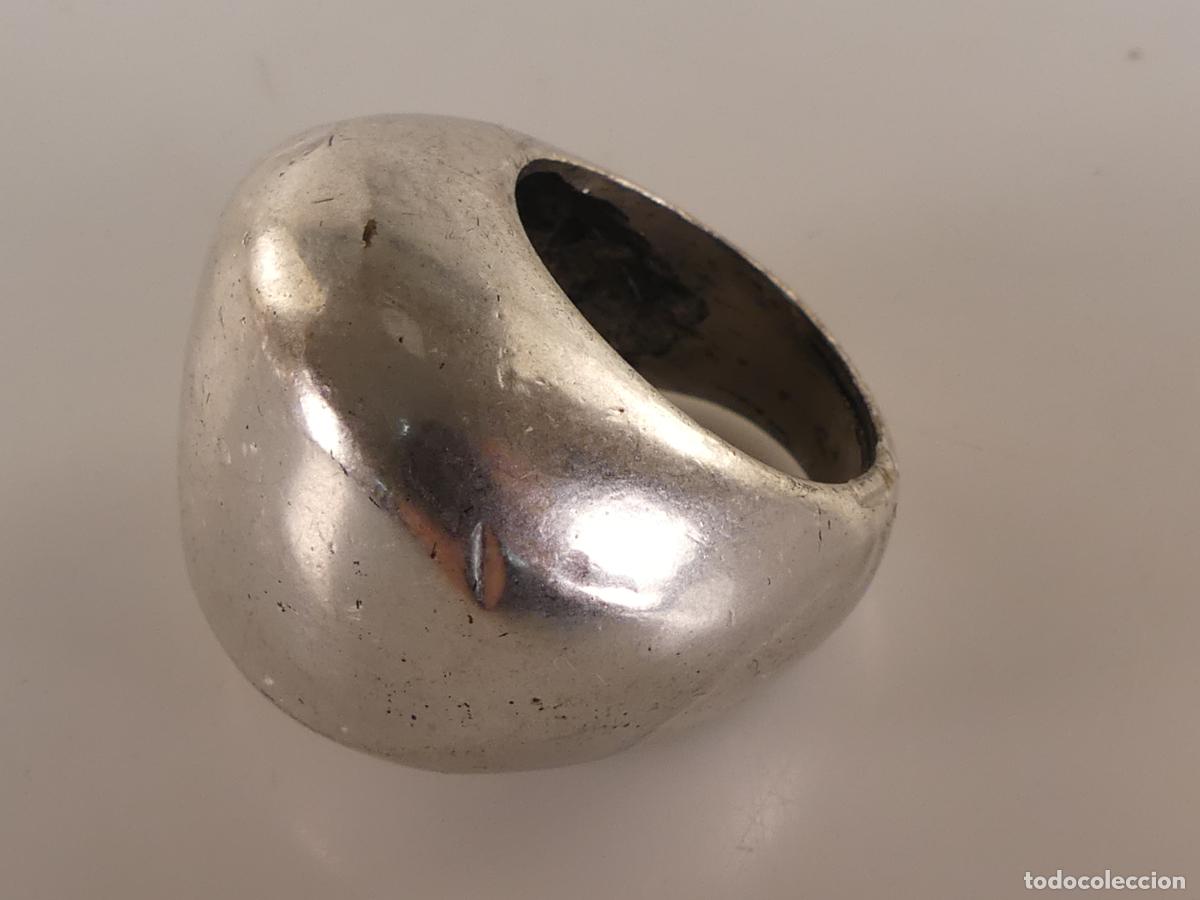 Joalharia: Anillo de Metal Plateado Muy Solido