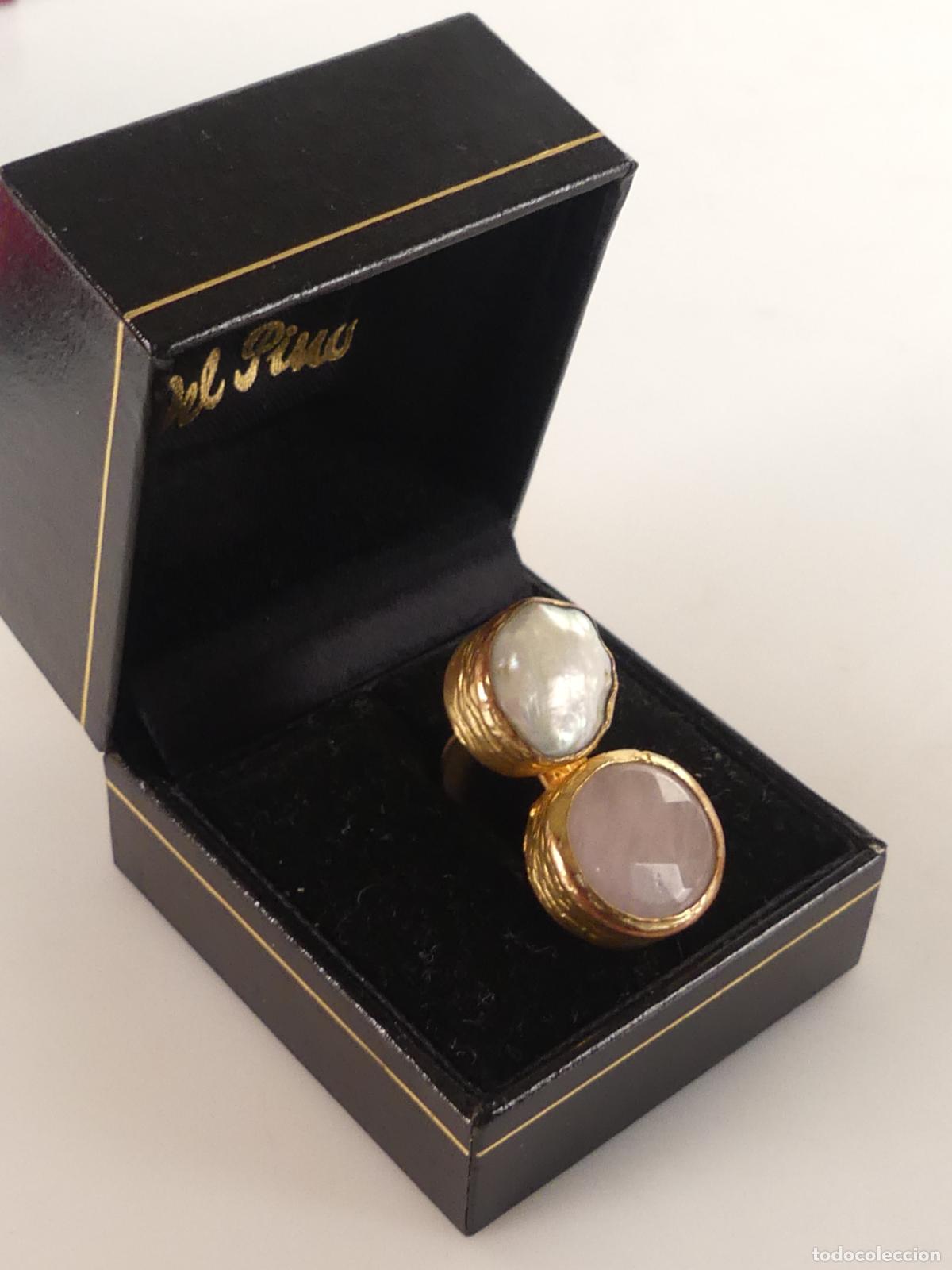 Joyeria: Anillo de Metal Dorado Adornos de Piedra
