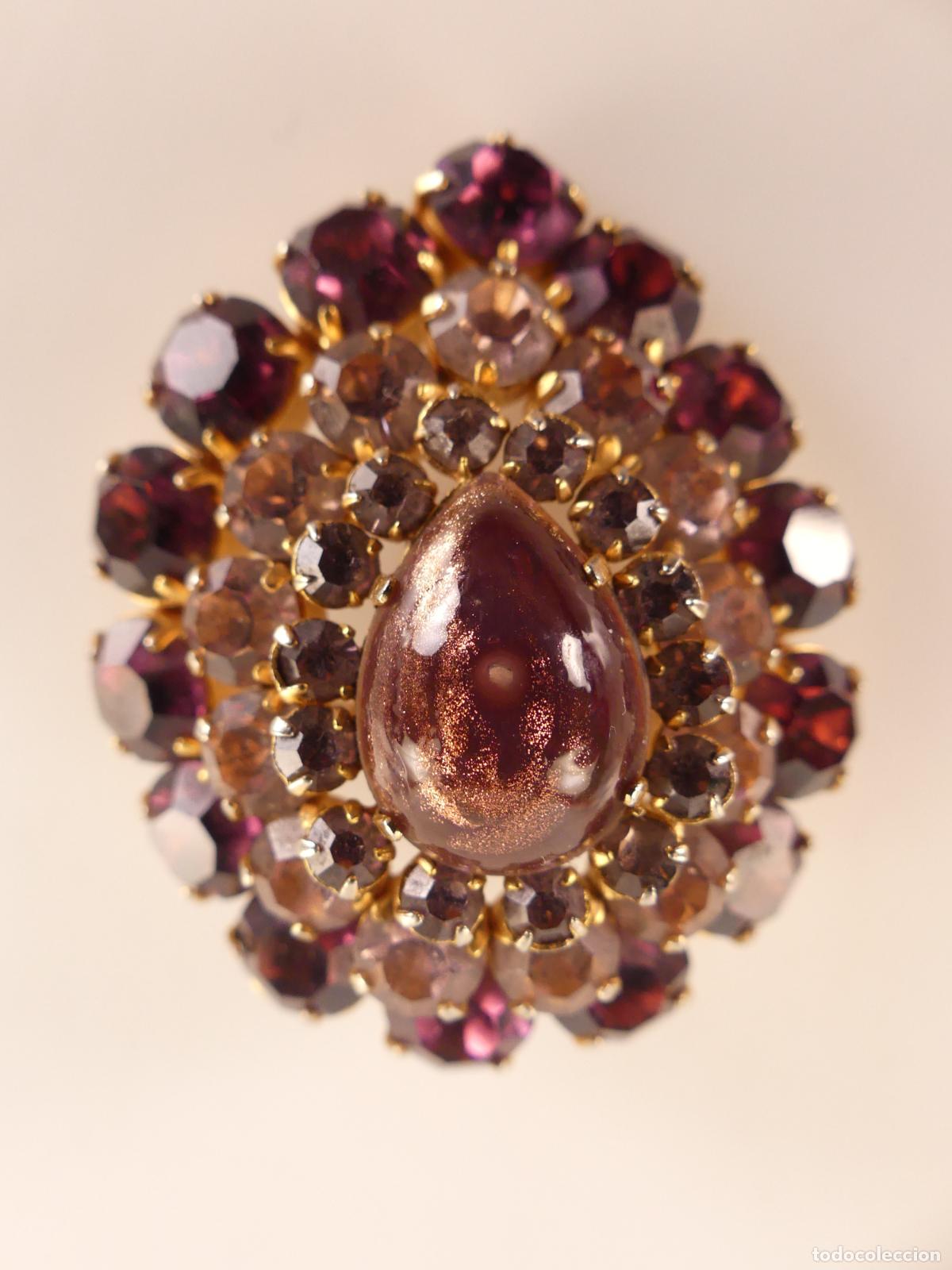 Jewelry: Broche Metal Dorado y Cristales Morados
