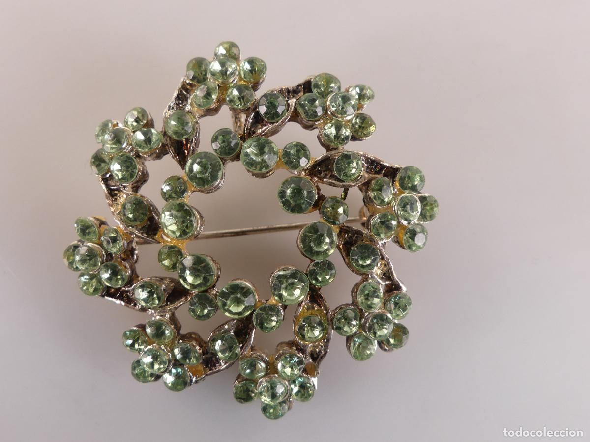 Jewelry: Broche Metal Plateado y Adornos Verdes