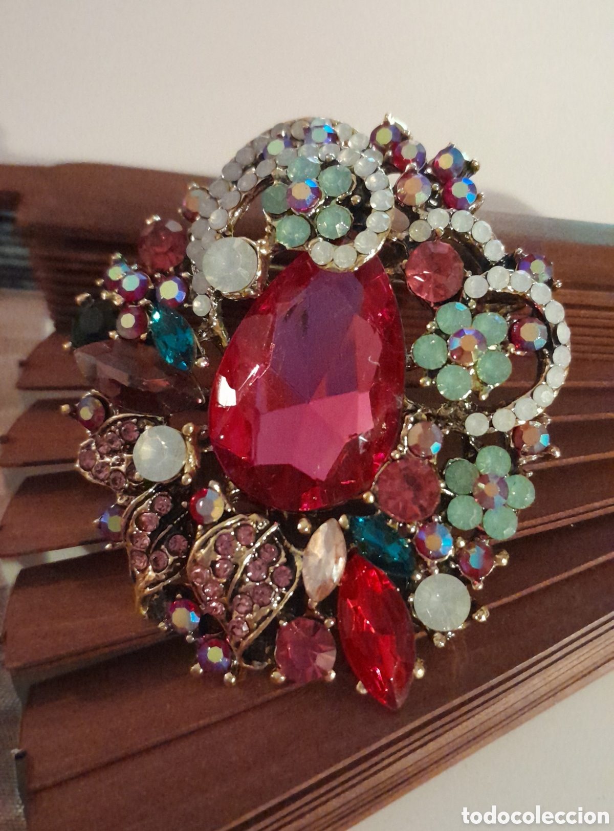 Joyeria: Broche de cristal multicolor