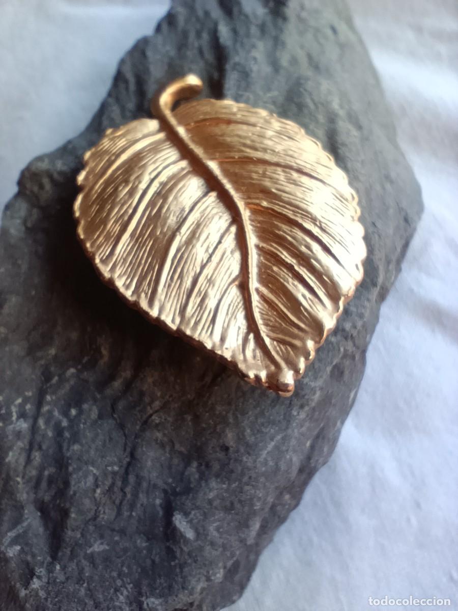 Joalharia: Broche Vintage &rdquo;Hoja Bot&aacute;nica&rdquo; - Firmado LDADPR (Dr. Pierre Ricaud, Par&iacute;s) - Ba&ntilde;o de Oro Texturizado