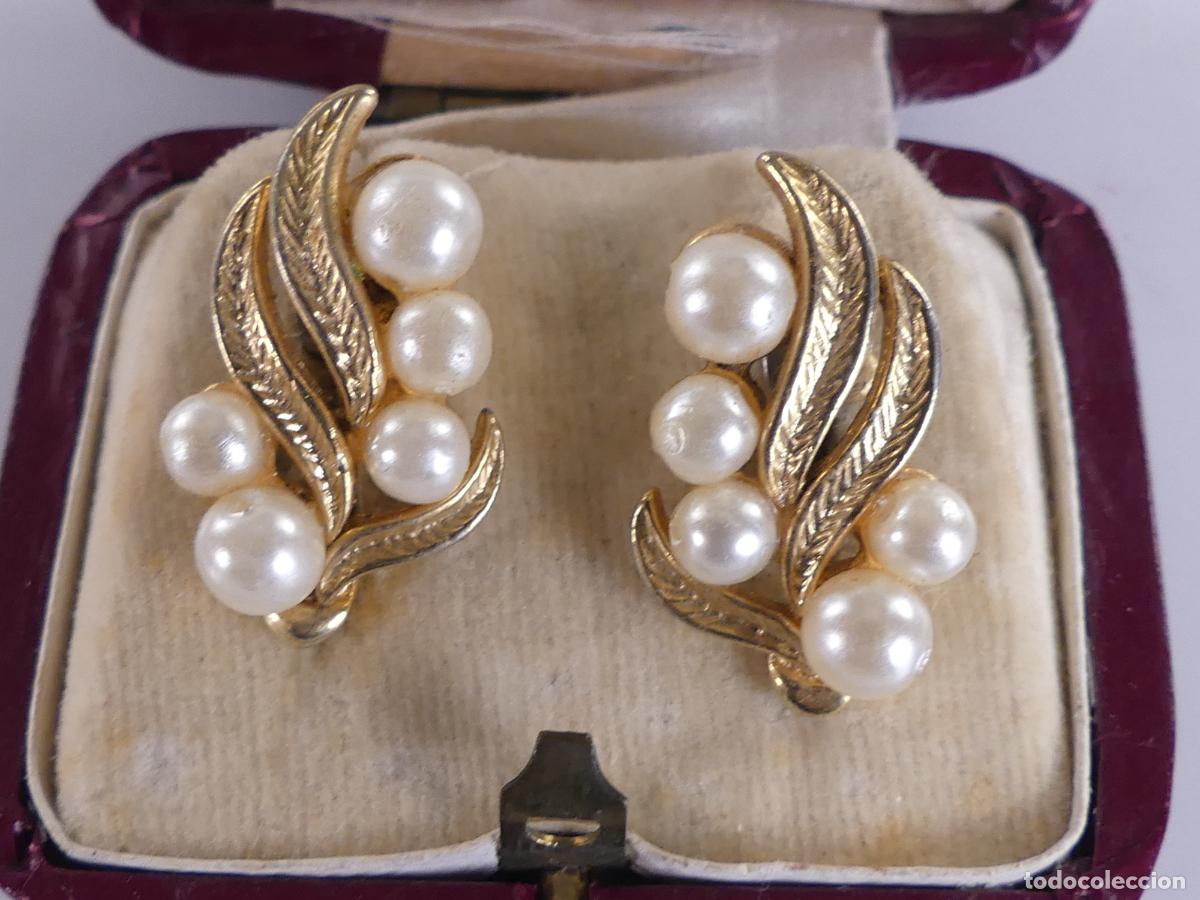 Gioielleria: Pendientes Hojas de Perlas y Metal Dorado