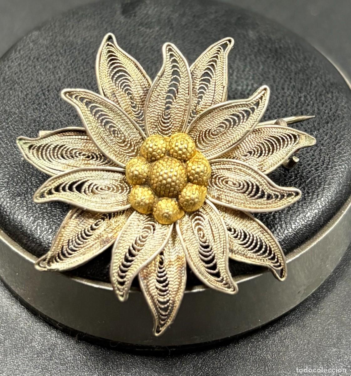 Joyeria: Antiguo broche en filigrana de plata con forma de Edelweiss