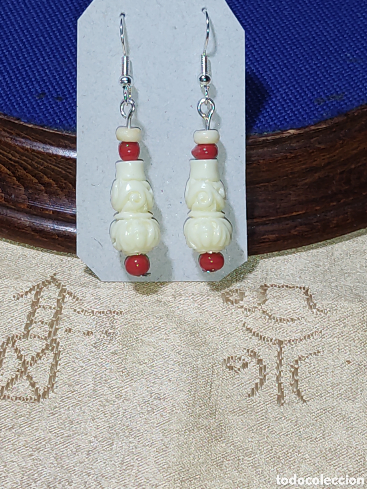 Joyeria: Pendientes orientales calabaza de cinabrio tallado y bolita de coral o cristal.Vintage. *V*