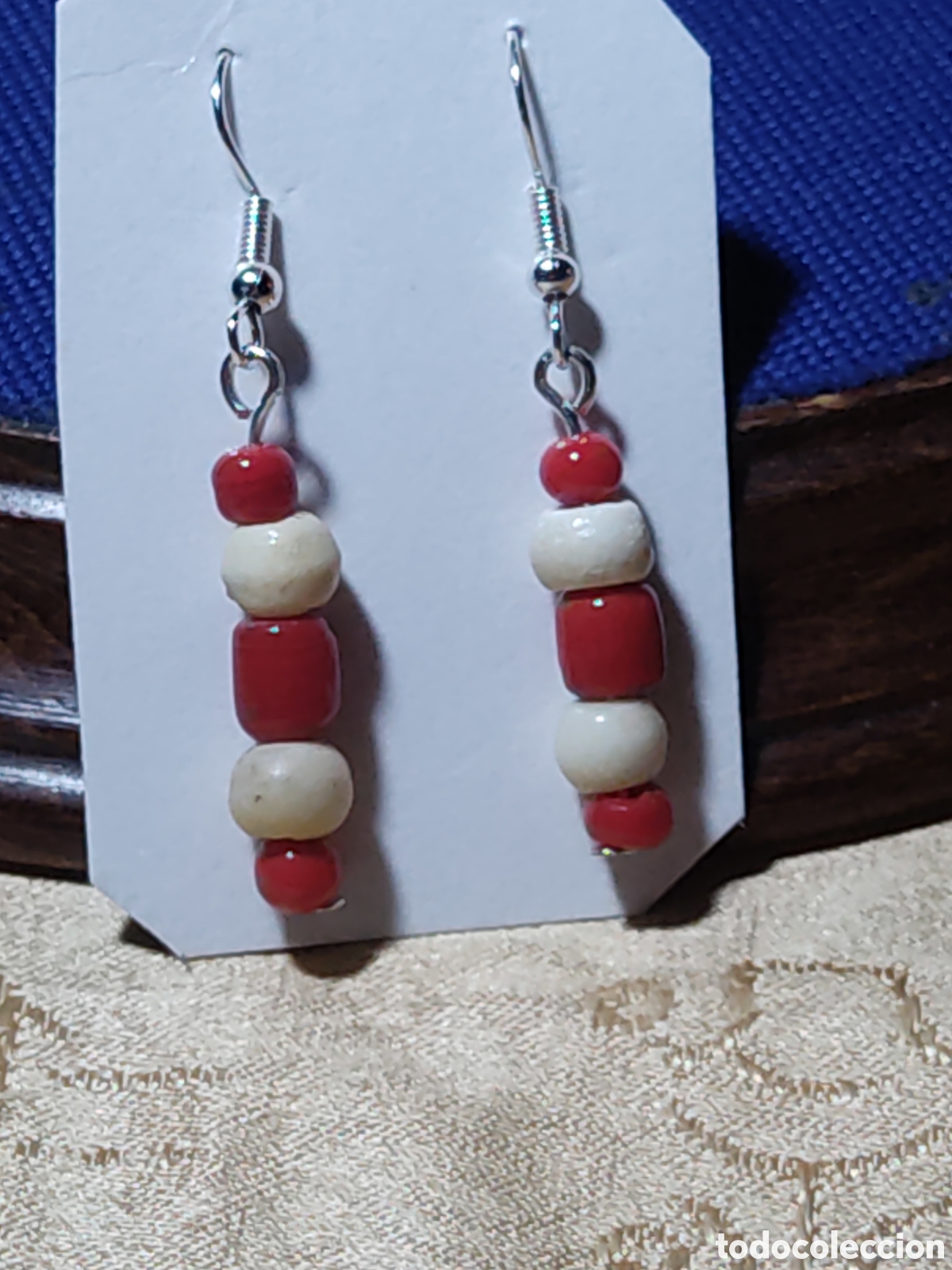 Jewelry: Collar de hueso y coral o cristal.Vintage.