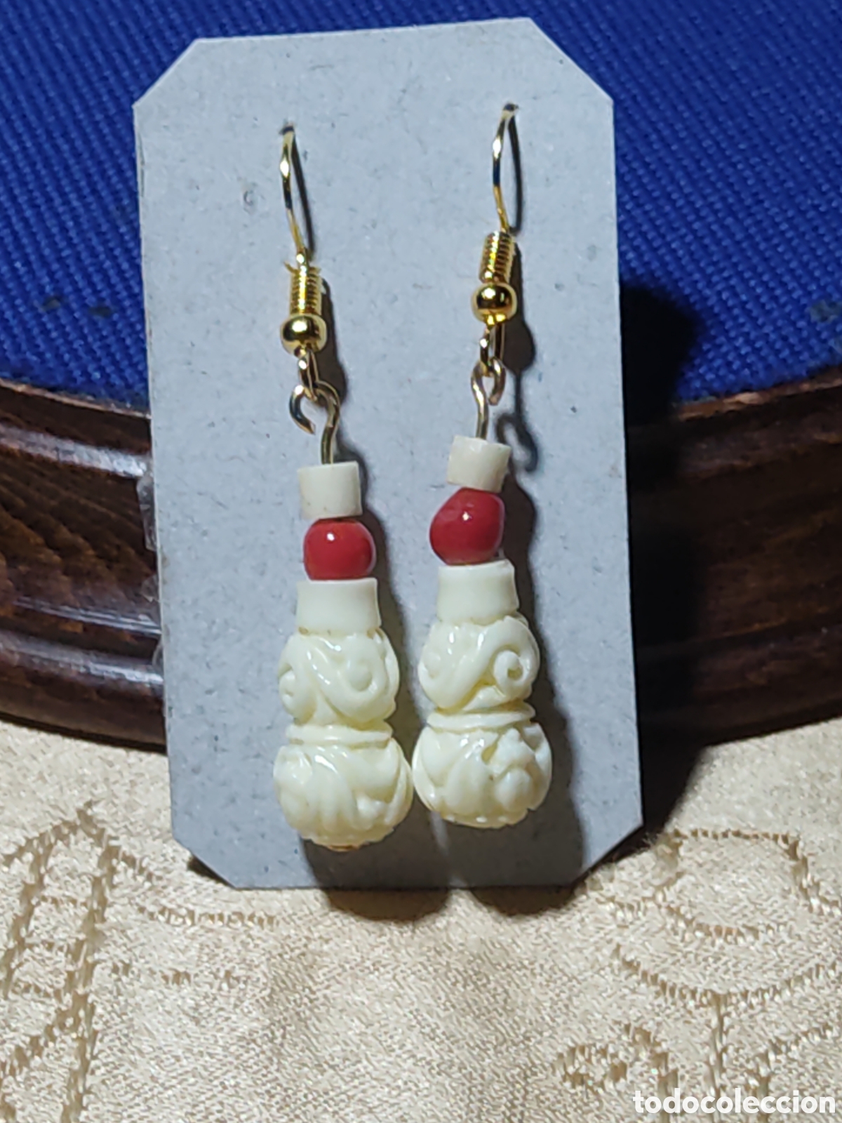 Joyeria: Pendientes orientales calabaza de cinabrio tallado y bolitas de coral o cristal.Vintage.*K*