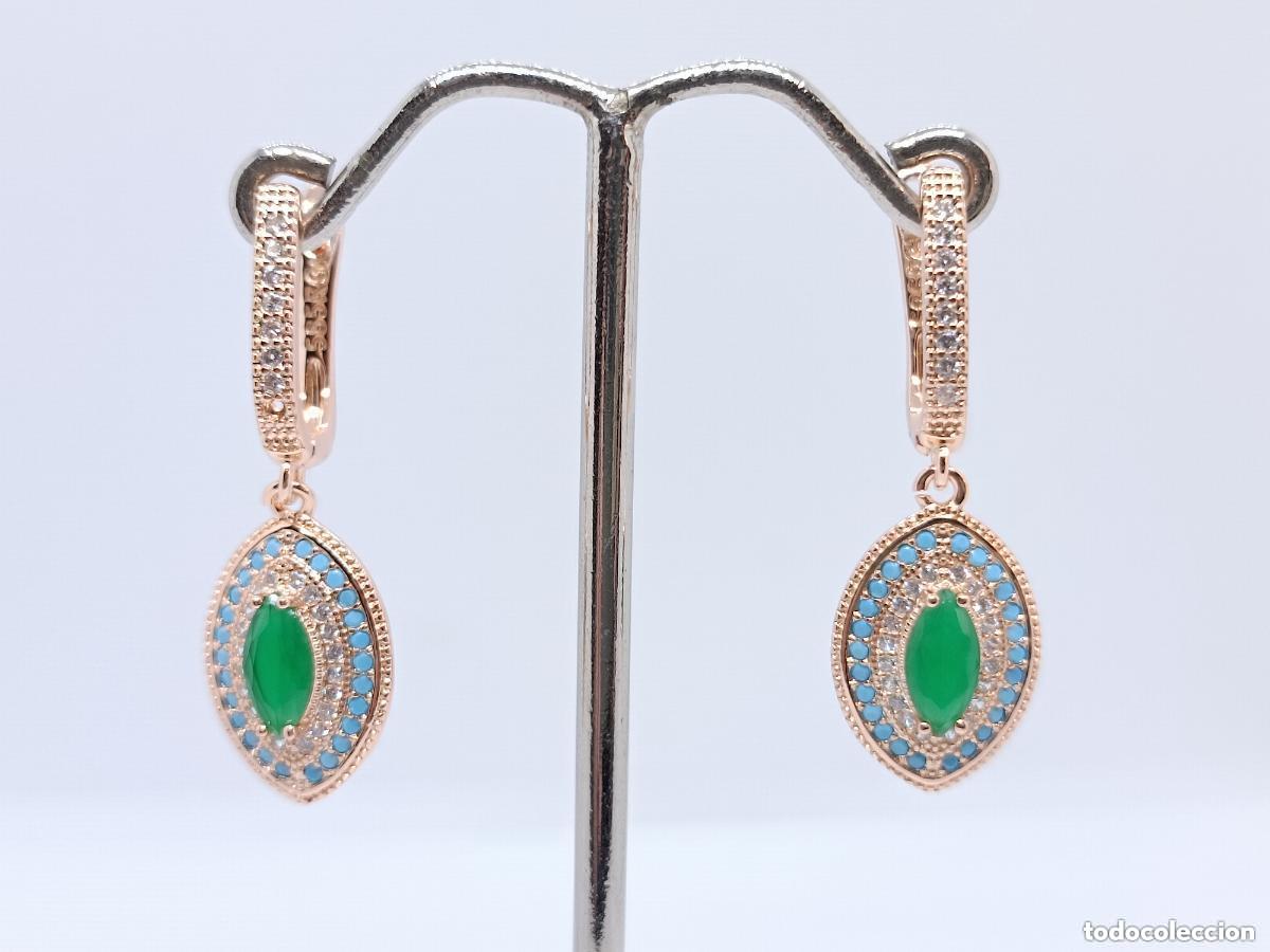 Schmuck: Maravillosos pendientes en oro de 14k contrastados con esmeraldas