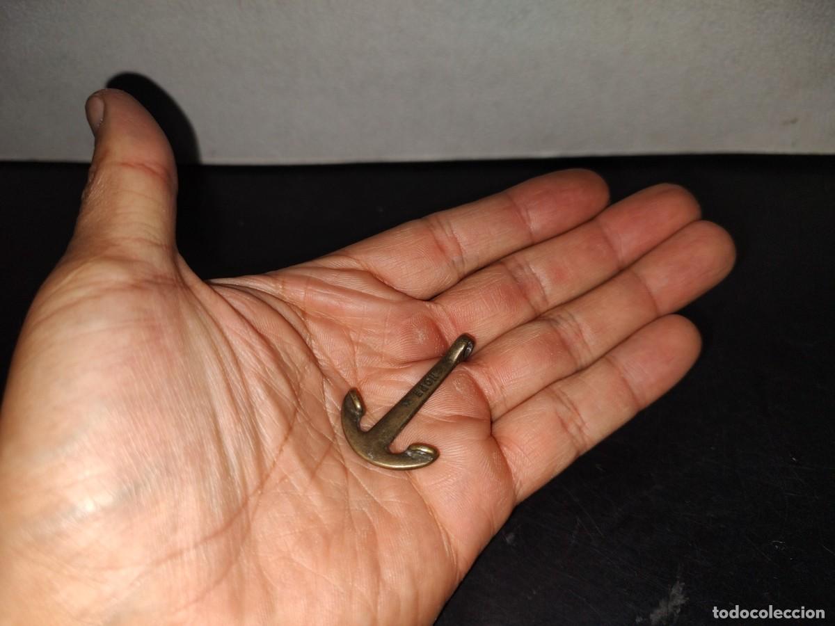 Joyeria: A5- Antiguo Dije De Bronce En Forma De Ancla - 70s - Foto 8