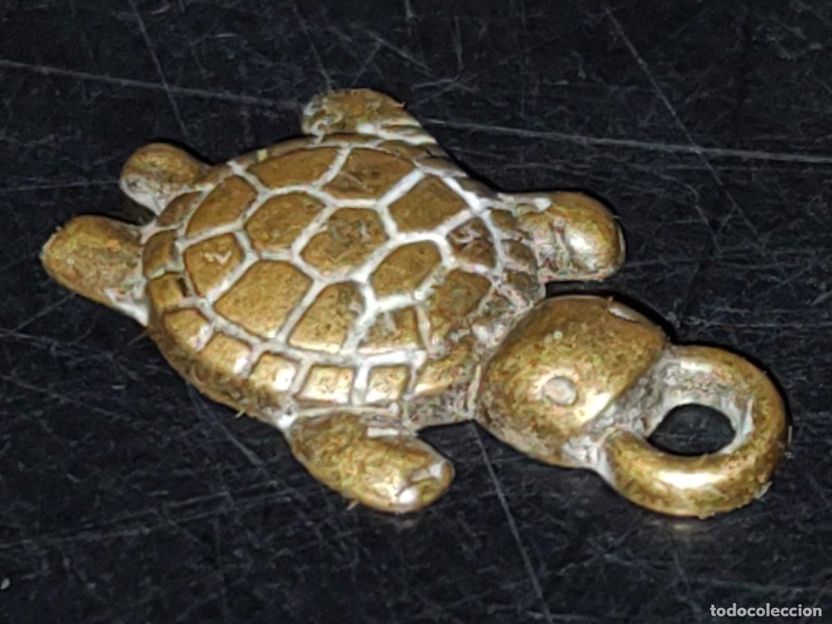 Joyeria: A5- Antiguo Mini Dije De Bronce En Forma De Tortuga - 70s - Foto 8