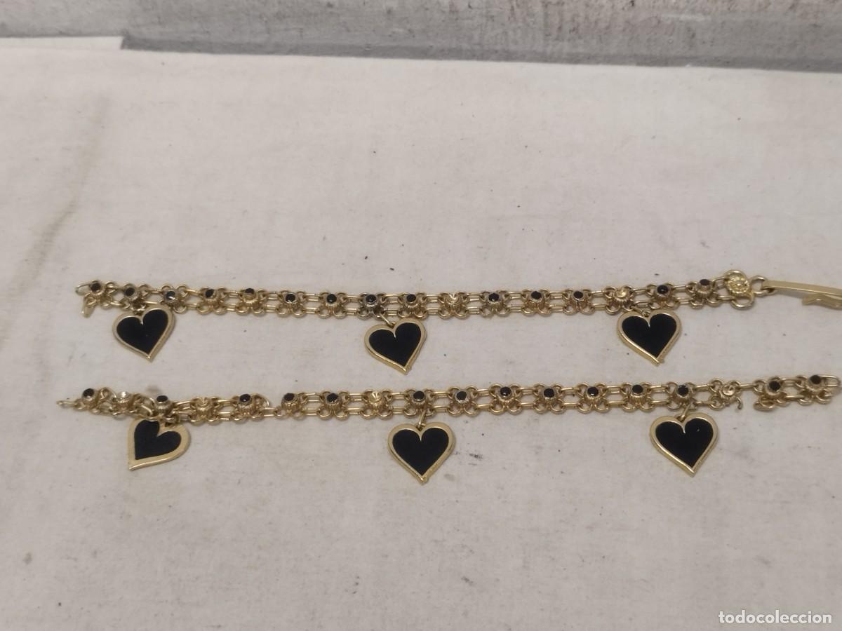 Joyeria: Collar a restaurar, de metal dorado a identificar. Con corazones.