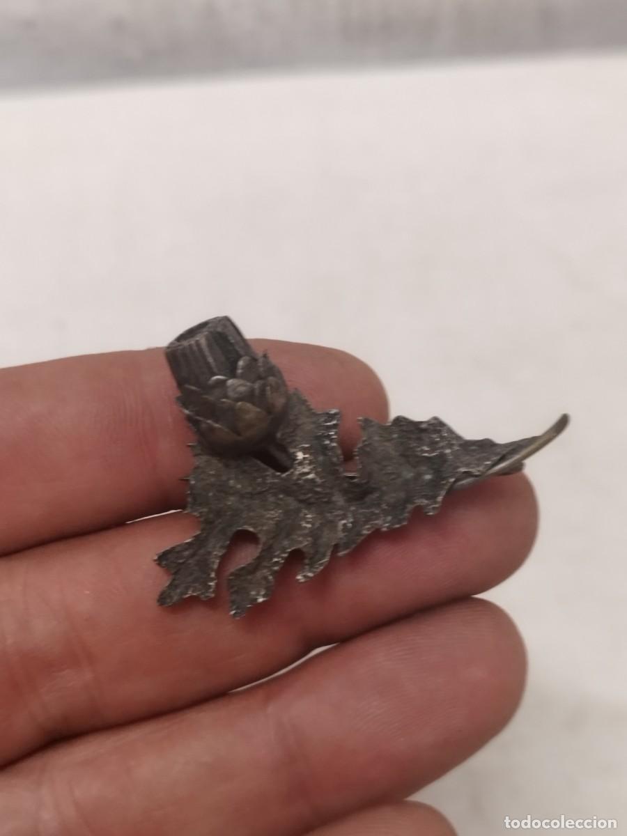 Joyeria: Antiguo broche de un ramo, una flor.