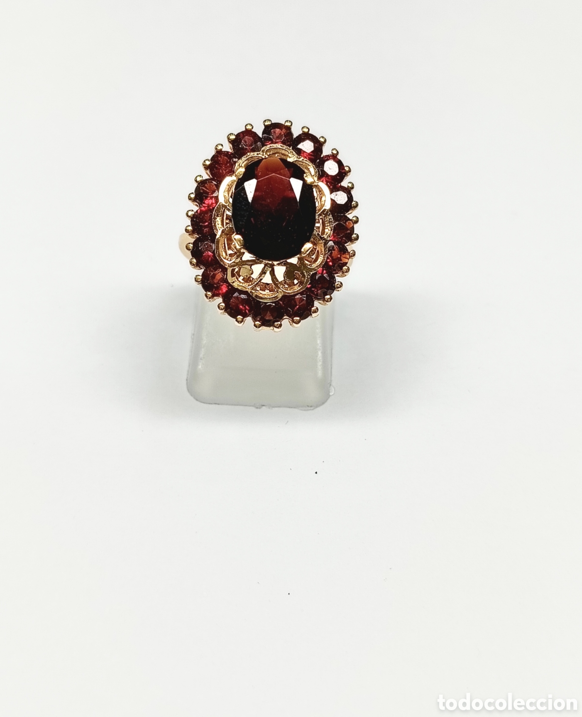 Gioielleria: Anillo oro 18kts. y granates 7,35.-grms.
