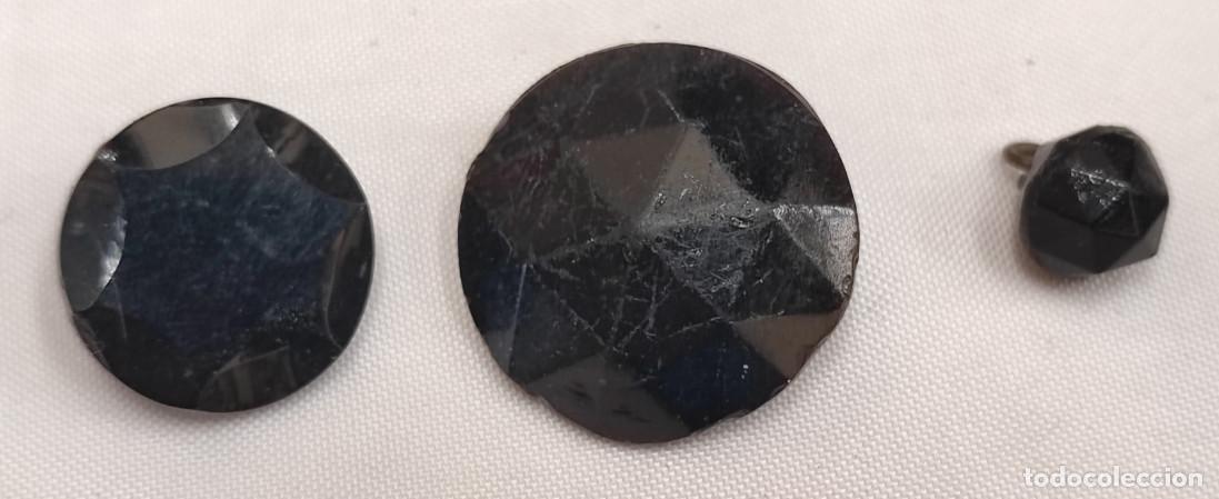 Joyeria: JUEGO DE 3 CUENTAS ANTIGUAS DE AZABACHE PARA JOYERIA, SIGLO XIX