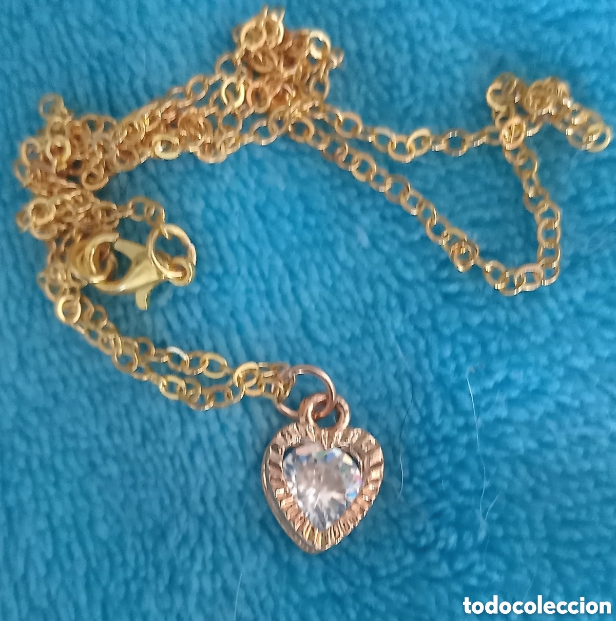 Jewelry: Original colgante coraz&oacute;n en relieve dorado con incrustacion brillante 1cm + cadena. Muy bonito