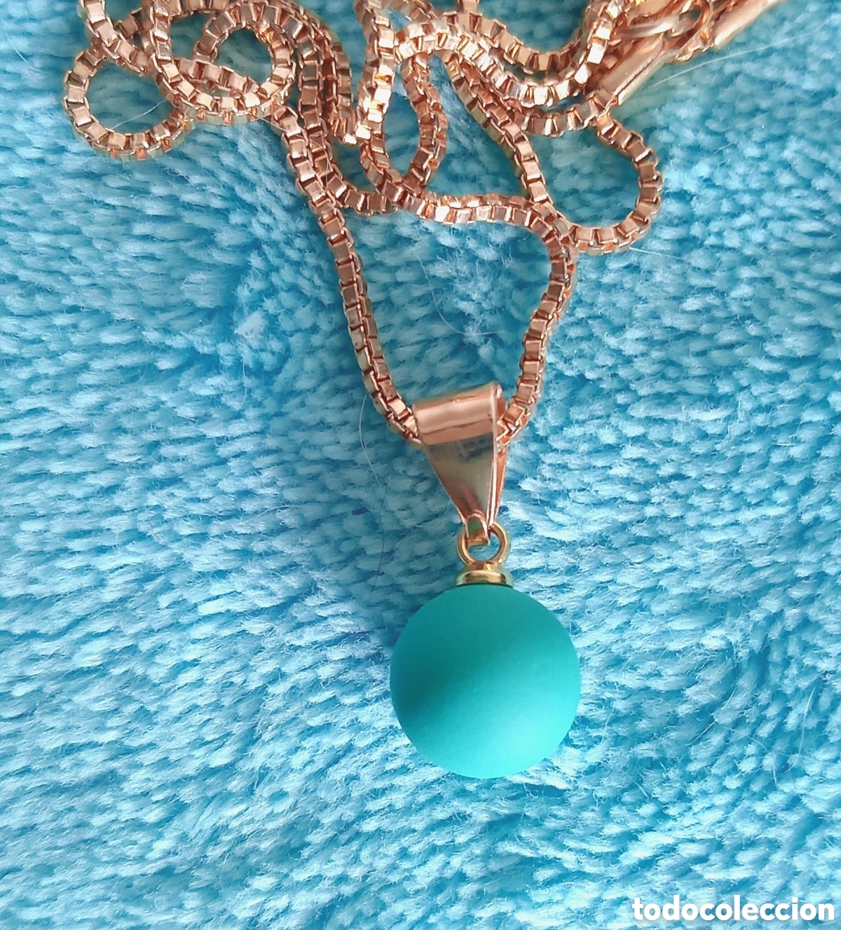 Jewelry: Original colgante + cadena dorado bola Azul turquesa 1cm. Muy bonito