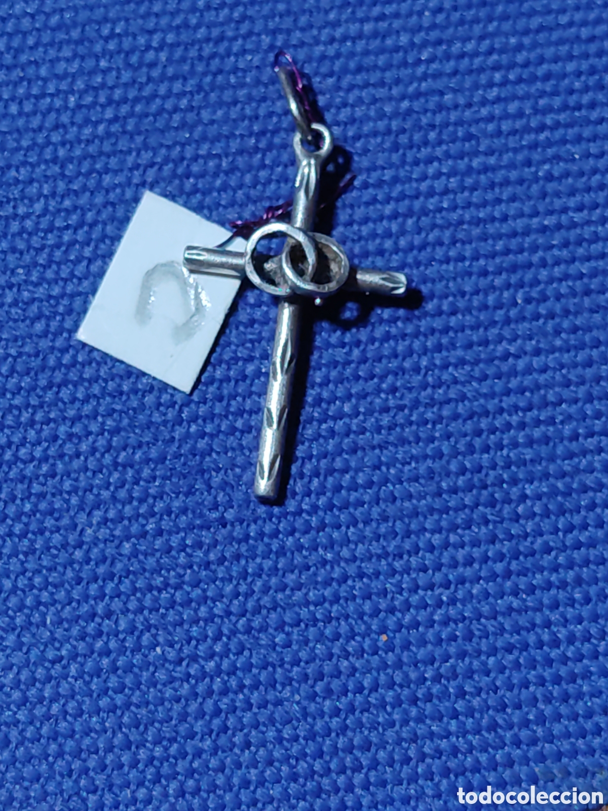 Joyeria: Colgante cruz de plata 925 con anillos entrelazados.*C*