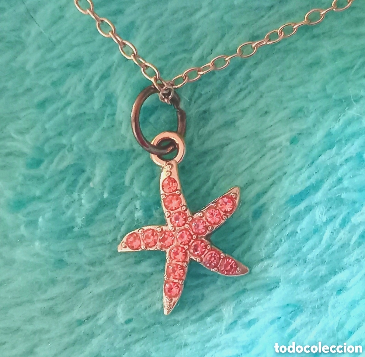 Jewelry: Original colgante estrella plateada con incrustaciones brillantes roja + cadena 1,8cm L. Muy bonito