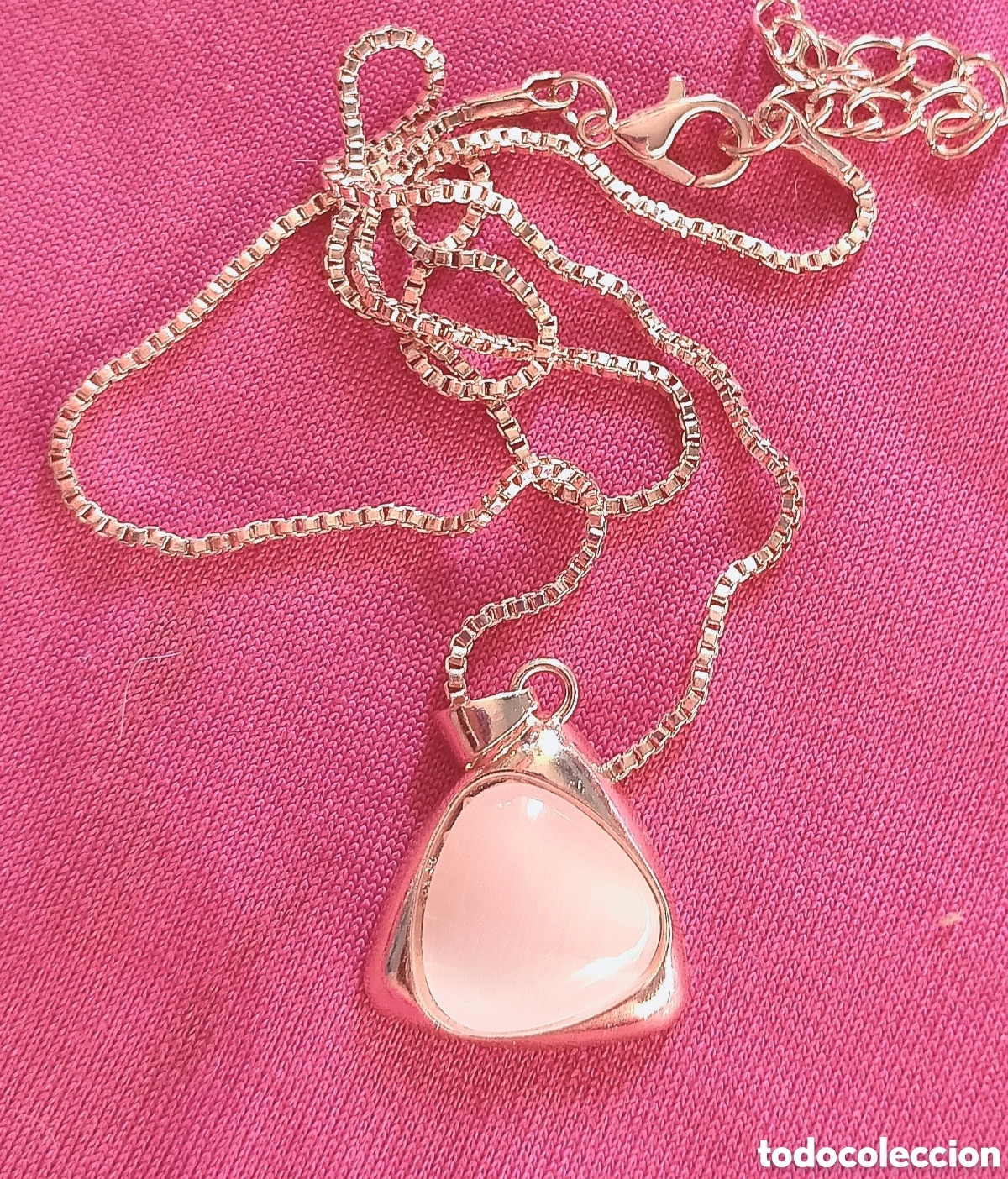 Jewelry: Original colgante + cadena color oro rosa. geom&eacute;trico tri&aacute;ngulo ojo de gato rosa 1,7cm ancho. Muy bo