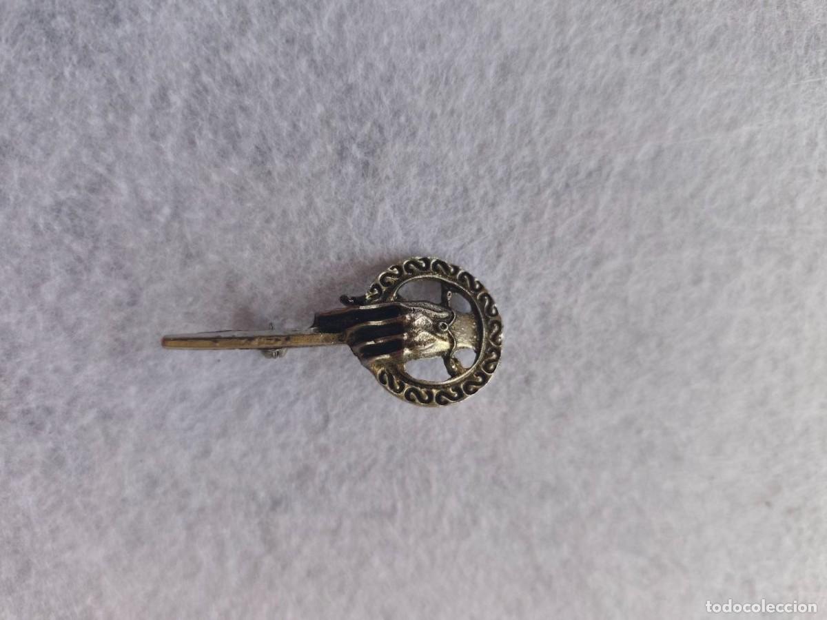 Joyeria: Broche Mano del Rey Game of Thrones &ndash; House Stark &ndash; Cosplay &ndash; Metal