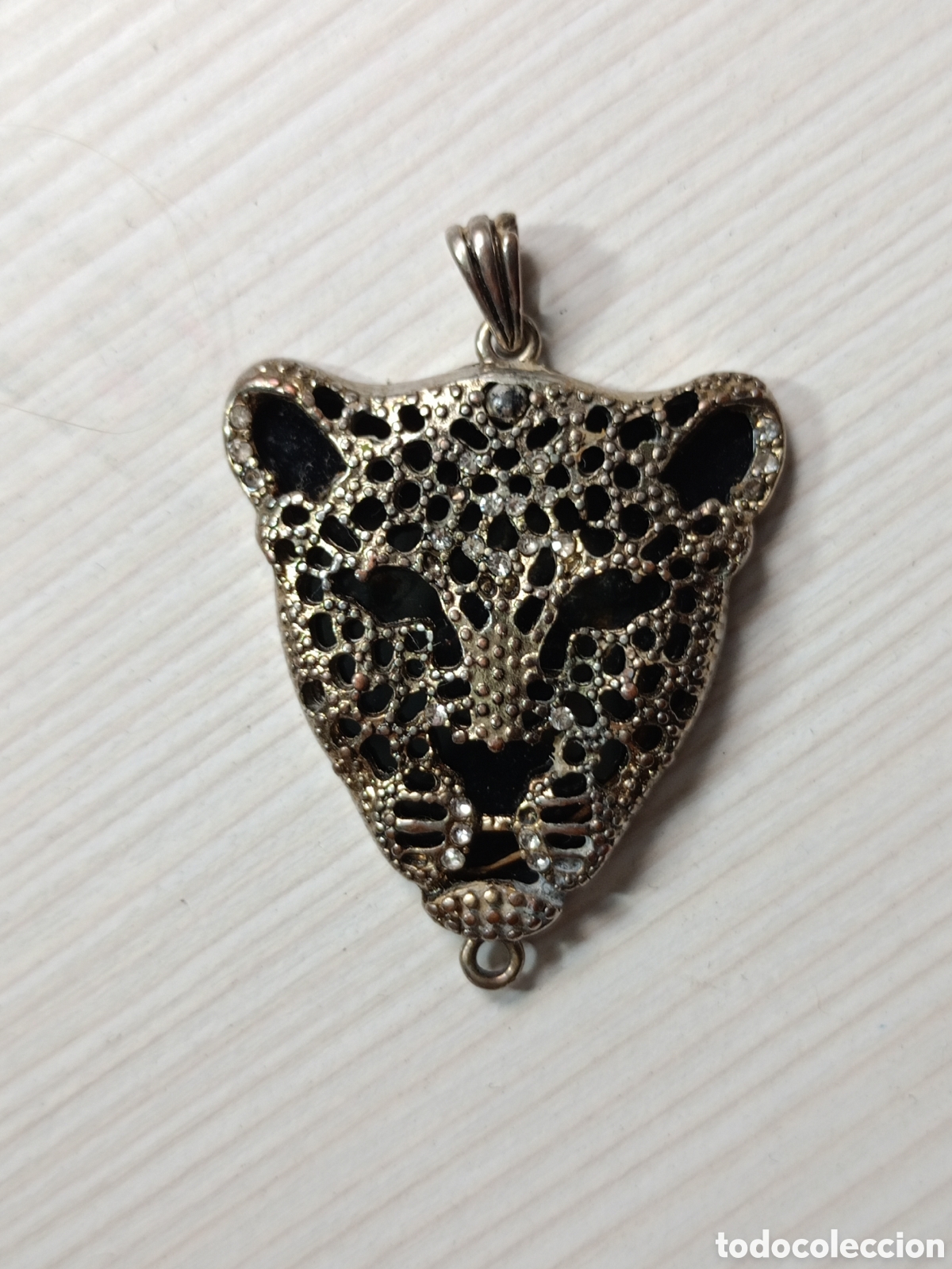 Joyeria: Colgante pantera plateado y negro
