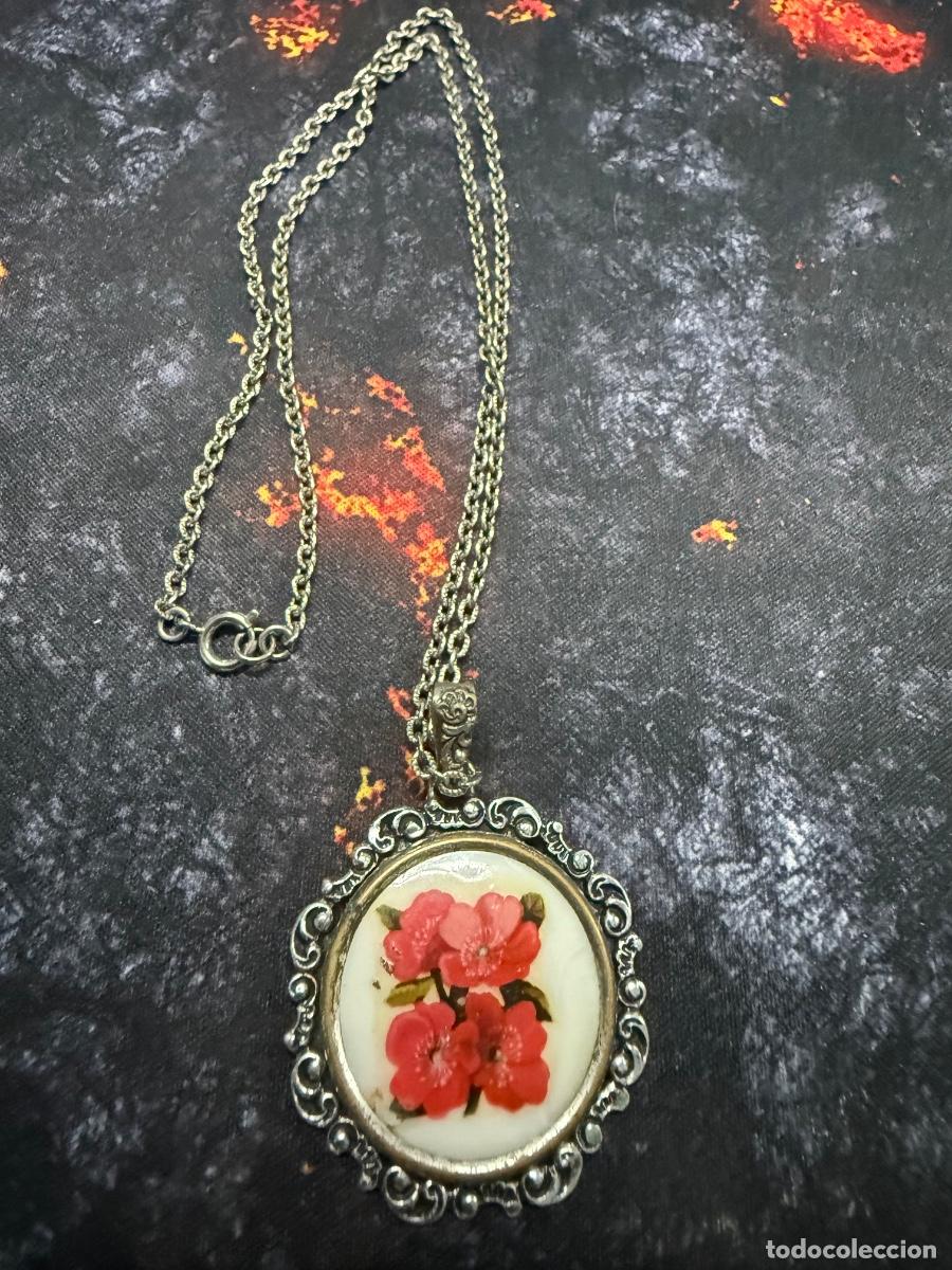 Joyeria: COLGANTE VINTAGE ROM&Aacute;NTICO CON FLORES EN RELIEVE &ndash; UNA PEQUE&Ntilde;A OBRA DE ARTE