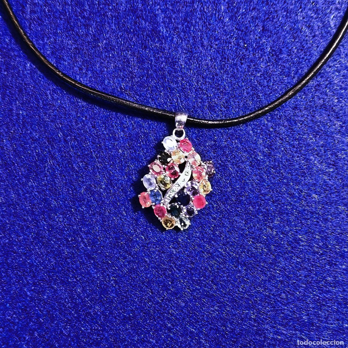 Jewelry: COLGANTE EN PLATA ORLA CON GEMAS NATURALES MULTICOLOR. MED. 40 X 30 MM. PLATA DE LEY