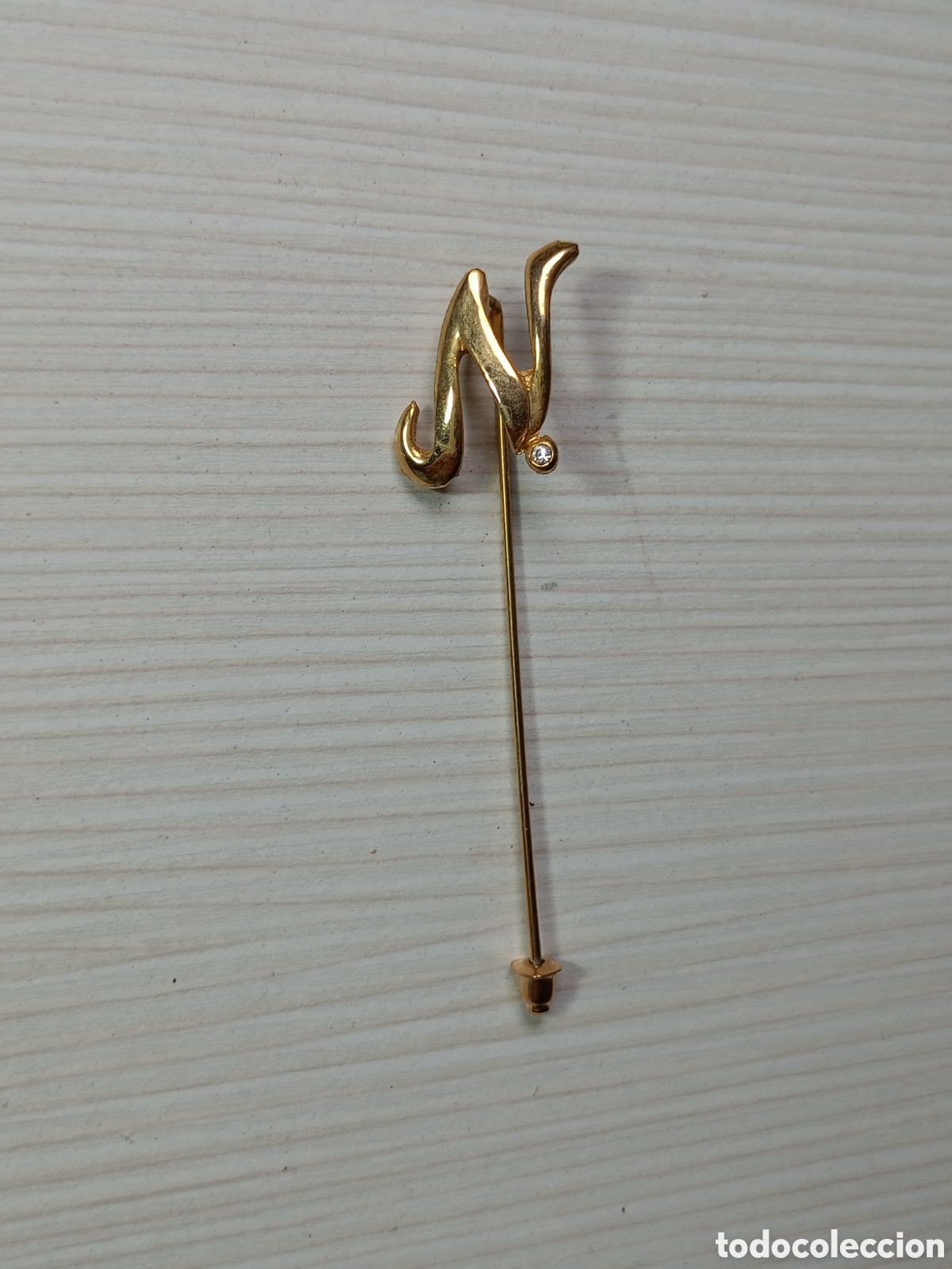 Joyeria: Antigua broche alfiler letra inicial N chapado oro vintage a&ntilde;os 80