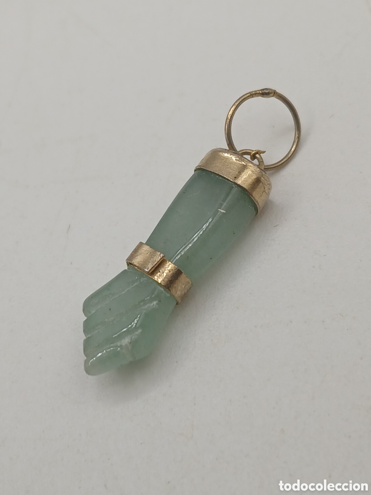 Joyeria: Pu&ntilde;o Figa. Jade tallado y plata dorada - Foto 3