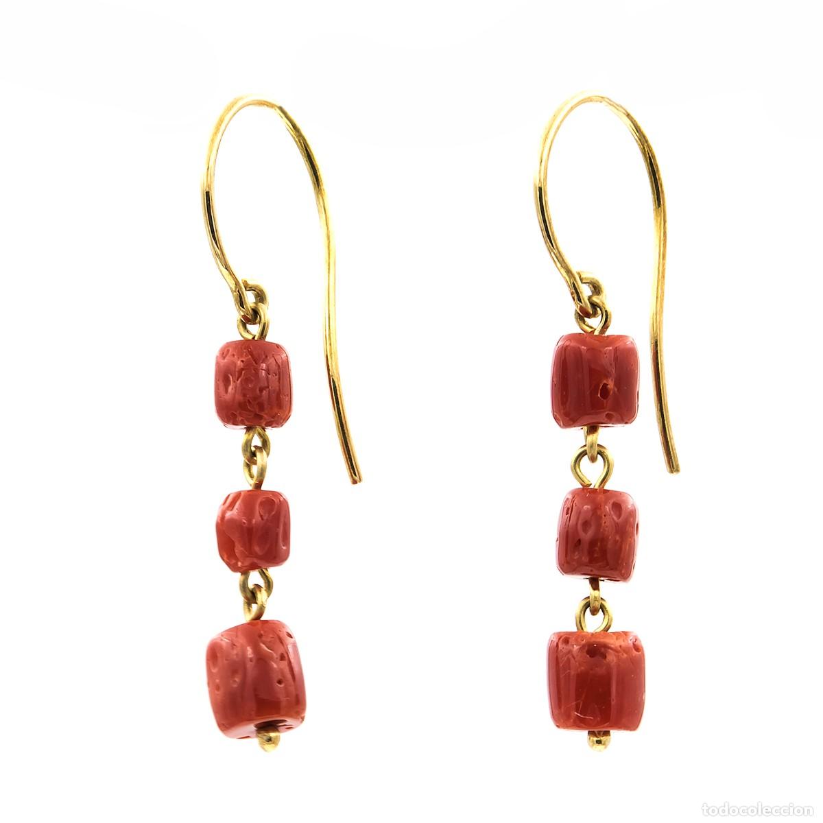 Joyeria: Pendientes largos, oro amarillo 18k y 3 corales natural de Jap&oacute;n en cascada