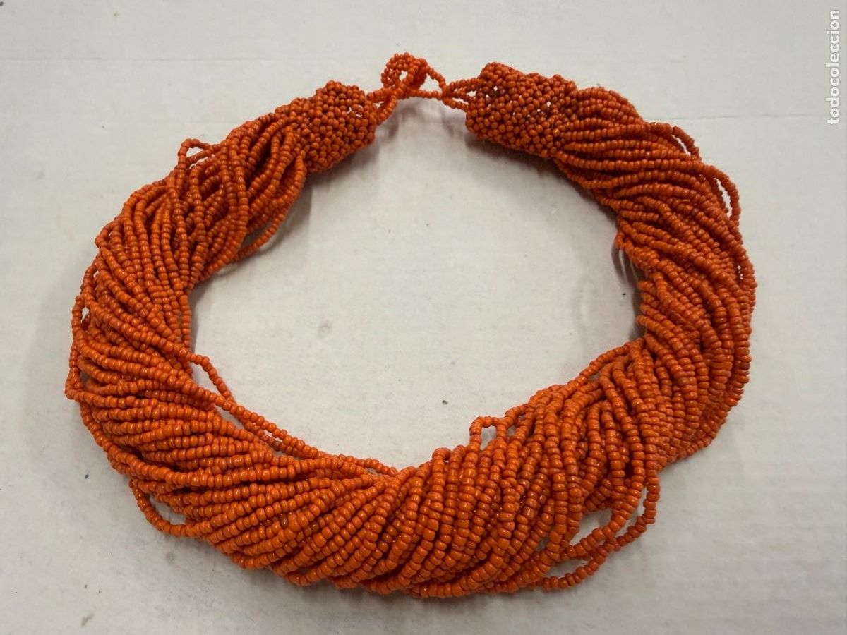 Joyeria: Maravilloso collar de coral. 40 hileras. A&ntilde;os 60-70. Mide 45cms largo total