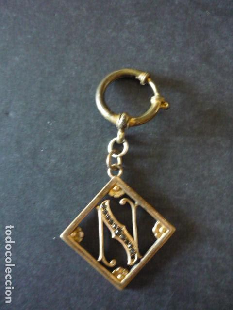 Joaillerie: COLGANTE DE CADENA LEONTINA METAL Y PIEDRAS LETRA N 3 X 7 CM