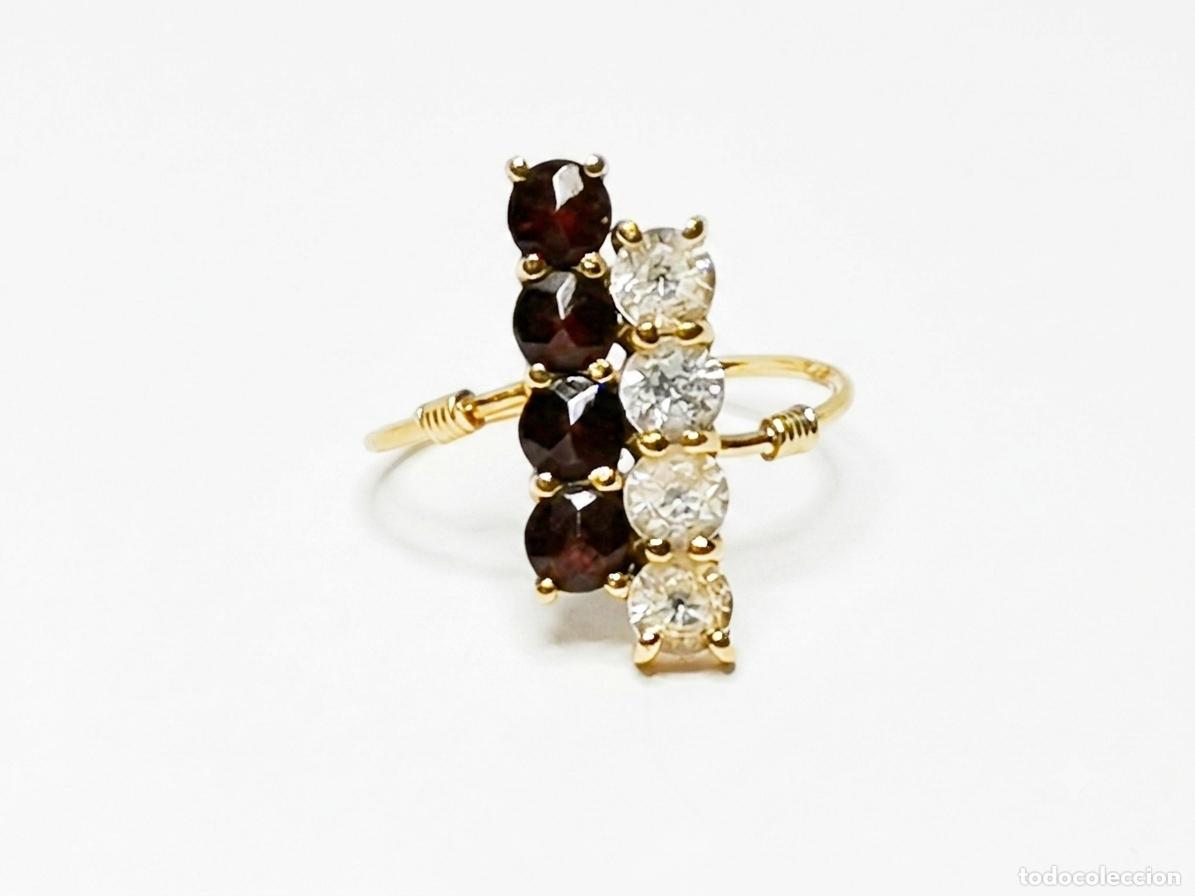 Joyeria: Anillo Vintage en Oro de 18kt - Dise&ntilde;o Vertical Doble Hilera con Piedras (Talla 12)