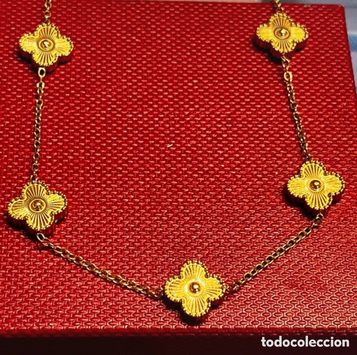 Joyeria: Collar tr&eacute;boles dorados