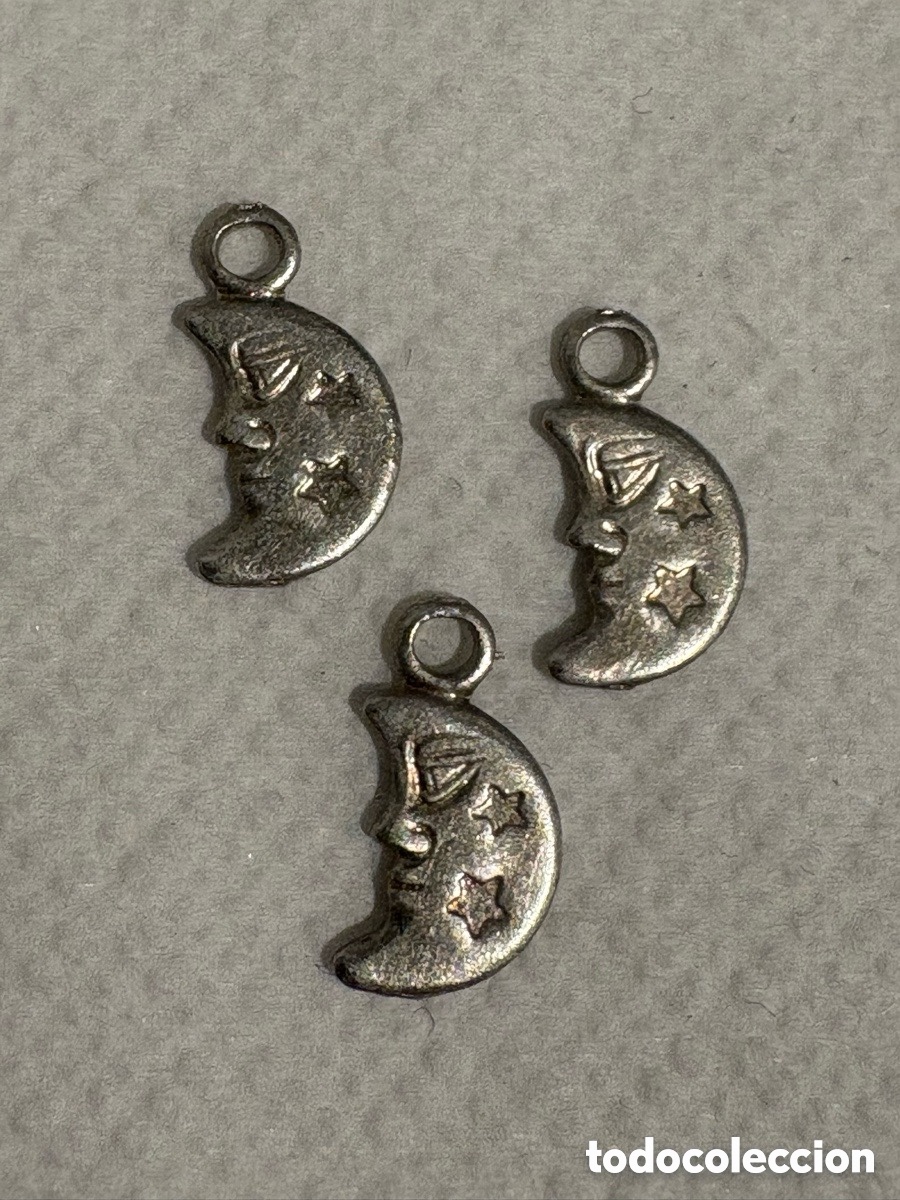 Joaillerie: Lote colgantes o charms de plata en forma de luna (A5)