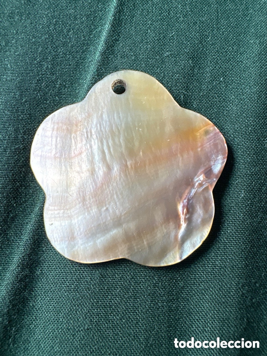 Jewelry: Colgante flor de n&aacute;car (A15)