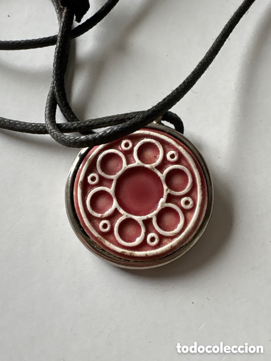 Jewelry: Antiguo colgante de cer&aacute;mica plateado (A2)